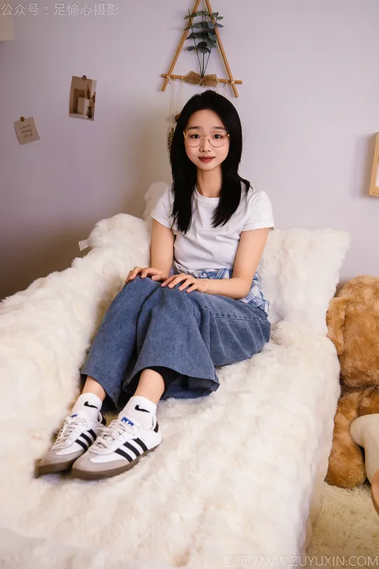 足愉心 NO.027 奶芙（搭配:白色T恤、牛仔长裤、德训鞋、白色棉袜、裸足） - 足愉心